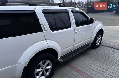 Внедорожник / Кроссовер Nissan Pathfinder 2011 в Малине