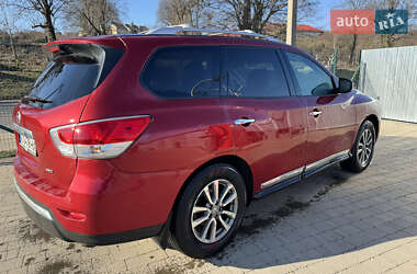 Позашляховик / Кросовер Nissan Pathfinder 2016 в Ужгороді