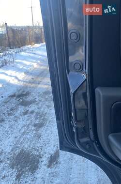 Позашляховик / Кросовер Nissan Pathfinder 2006 в Краснограді