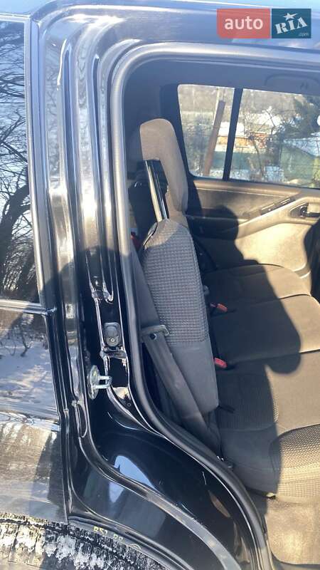 Позашляховик / Кросовер Nissan Pathfinder 2006 в Краснограді