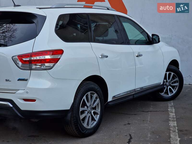 Позашляховик / Кросовер Nissan Pathfinder 2013 в Одесі