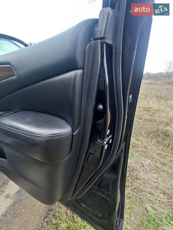 Позашляховик / Кросовер Nissan Pathfinder 2013 в Миколаєві