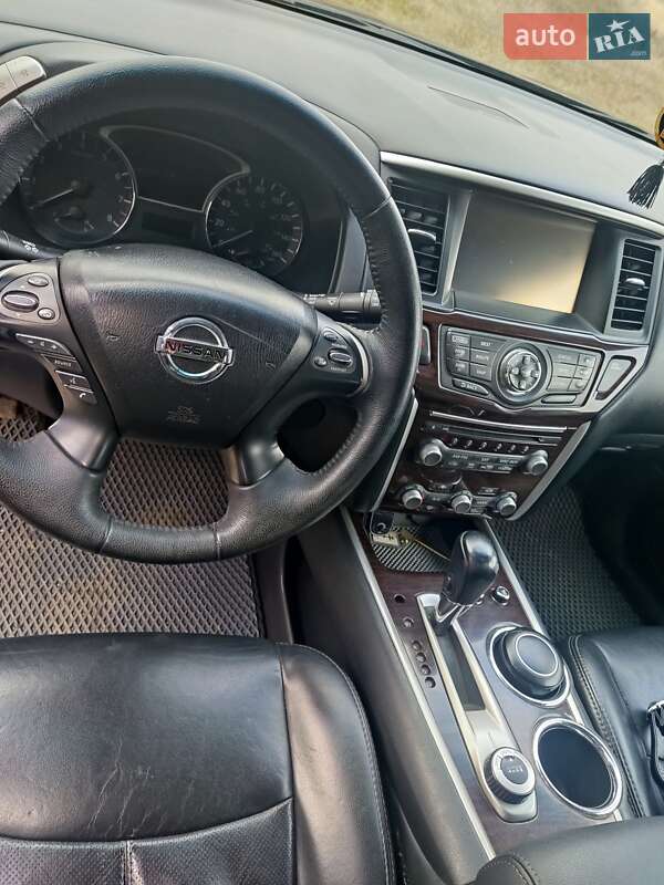 Позашляховик / Кросовер Nissan Pathfinder 2013 в Миколаєві