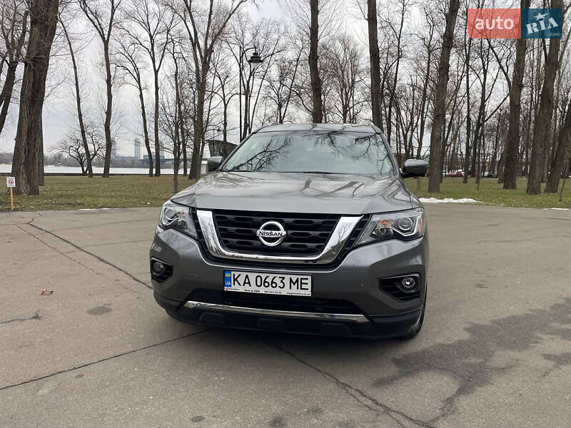 Внедорожник / Кроссовер Nissan Pathfinder 2019 в Киеве