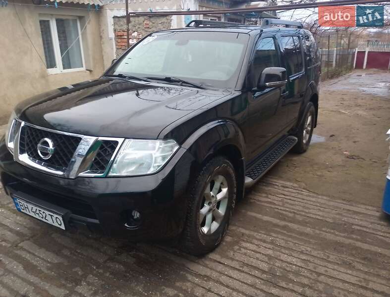 Внедорожник / Кроссовер Nissan Pathfinder 2012 в Великой Михайловке