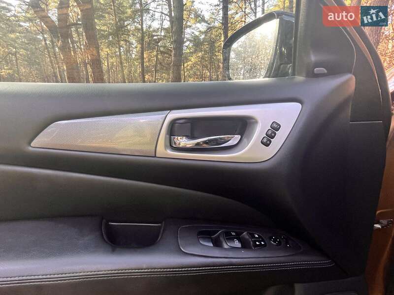 Позашляховик / Кросовер Nissan Pathfinder 2016 в Львові