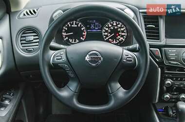 Внедорожник / Кроссовер Nissan Pathfinder 2017 в 