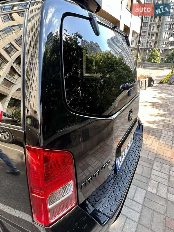 Позашляховик / Кросовер Nissan Pathfinder 2014 в Києві