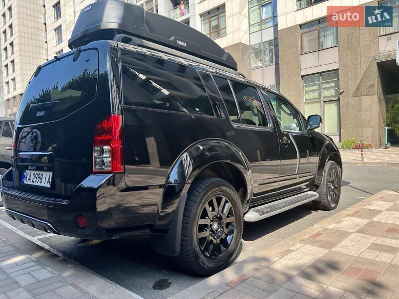 Позашляховик / Кросовер Nissan Pathfinder 2014 в Києві