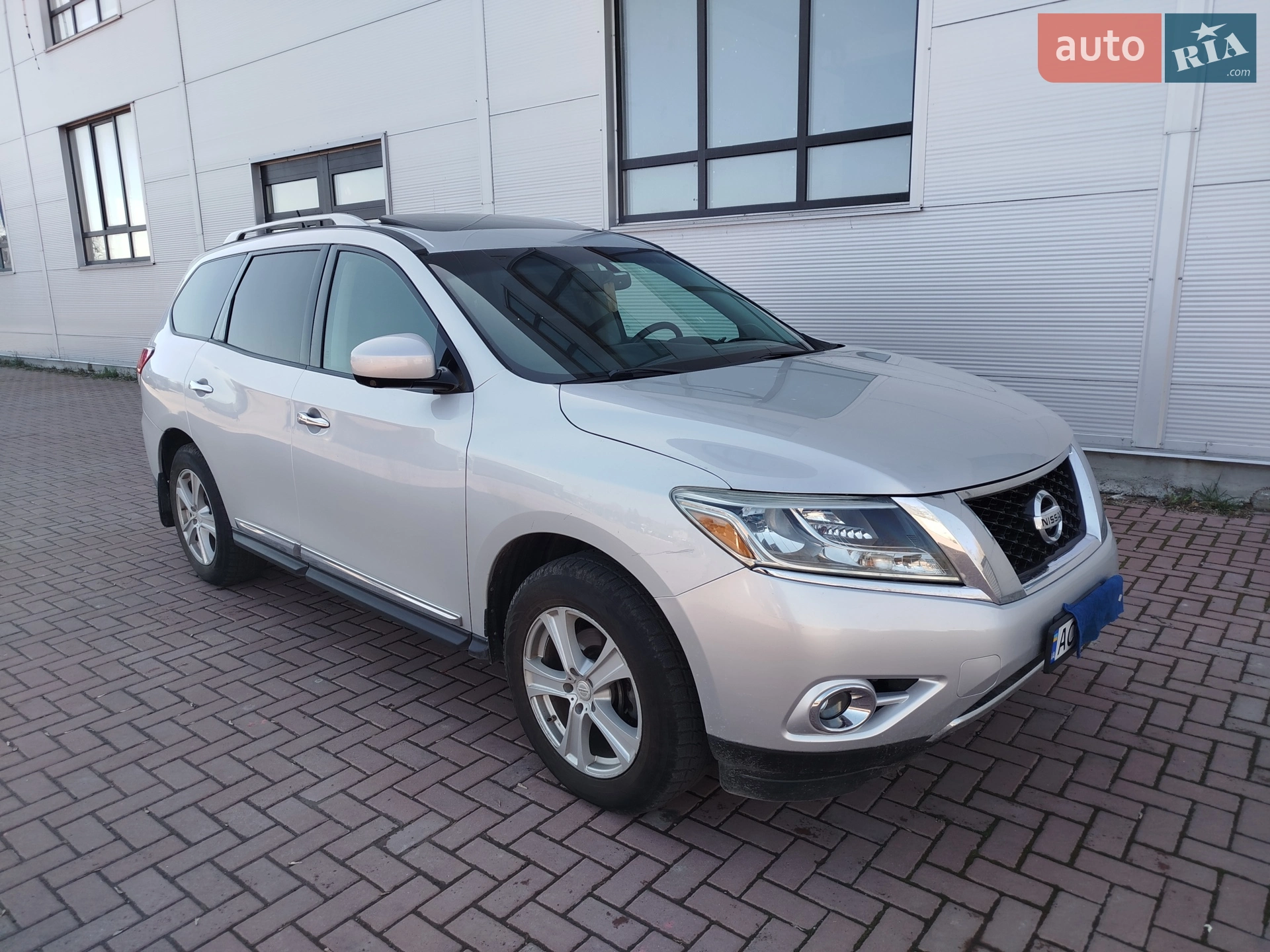 2012 Nissan Pathfinder - мініатюра 2