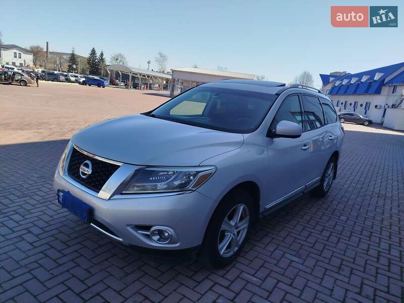 Позашляховик / Кросовер Nissan Pathfinder 2012 в Рівному