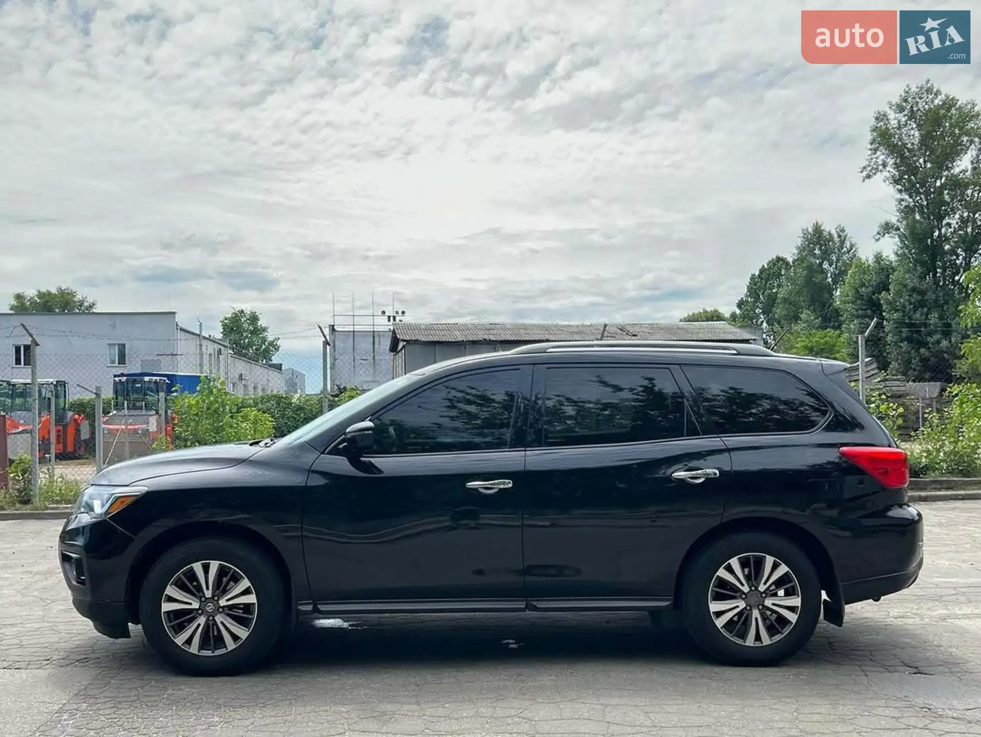 2016 Nissan Pathfinder - мініатюра 2