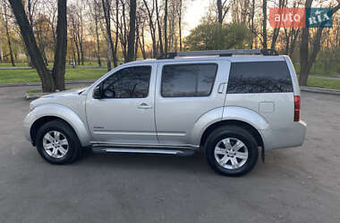 Внедорожник / Кроссовер Nissan Pathfinder 2005 в 
