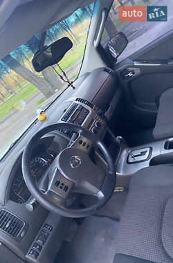 Внедорожник / Кроссовер Nissan Pathfinder 2005 в 