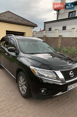 Внедорожник / Кроссовер Nissan Pathfinder 2014 в 