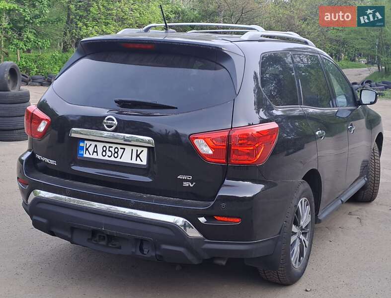 Внедорожник / Кроссовер Nissan Pathfinder 2016 в Киеве