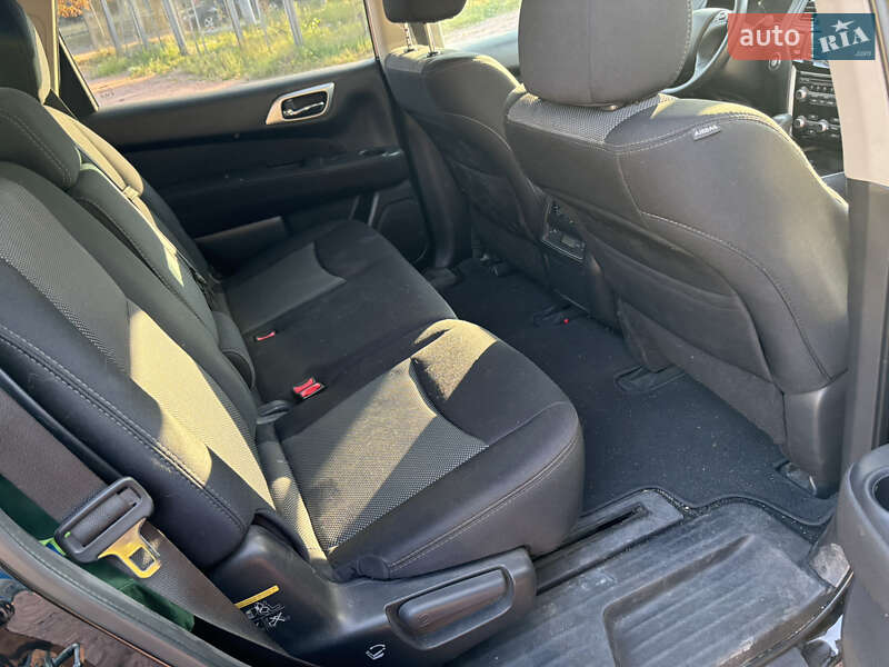 Внедорожник / Кроссовер Nissan Pathfinder 2017 в Киеве