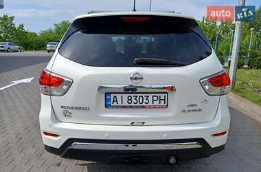 Внедорожник / Кроссовер Nissan Pathfinder 2012 в 