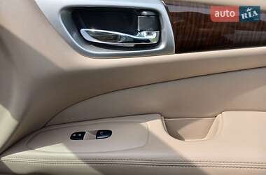 Внедорожник / Кроссовер Nissan Pathfinder 2012 в 