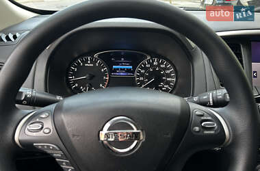 Позашляховик / Кросовер Nissan Pathfinder 2020 в 