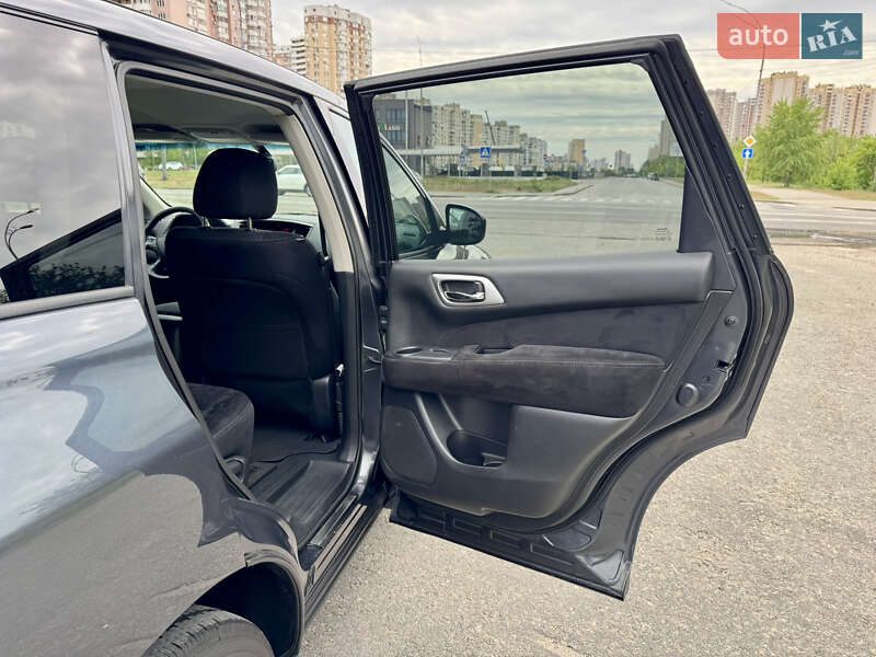 Позашляховик / Кросовер Nissan Pathfinder 2014 в Києві