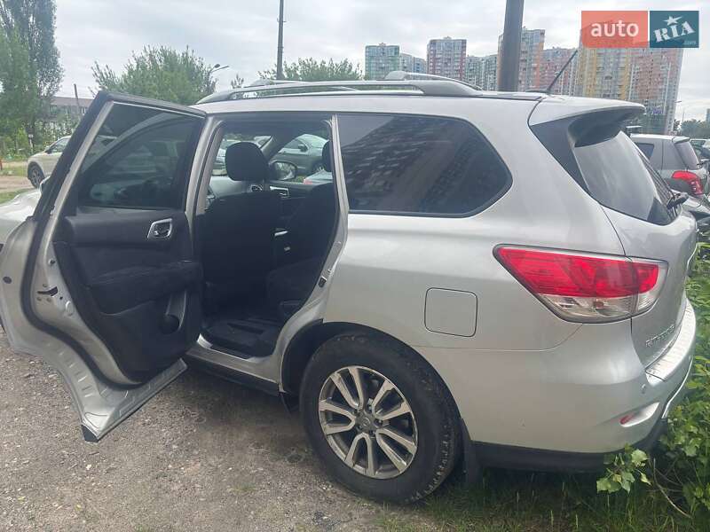Внедорожник / Кроссовер Nissan Pathfinder 2015 в Киеве фото 3 Внедорожник / Кроссовер Nissan Pathfinder 2015 в Киеве