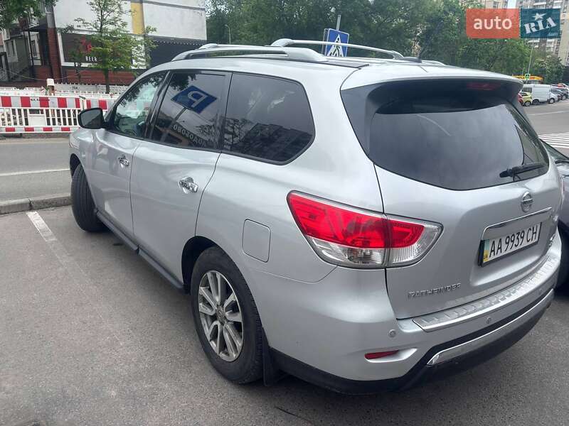 Внедорожник / Кроссовер Nissan Pathfinder 2015 в Киеве фото 6 Внедорожник / Кроссовер Nissan Pathfinder 2015 в Киеве