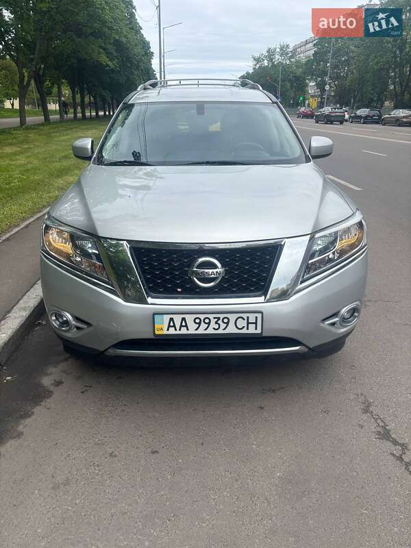 Внедорожник / Кроссовер Nissan Pathfinder 2015 в Киеве фото 11 Внедорожник / Кроссовер Nissan Pathfinder 2015 в Киеве