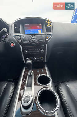 Позашляховик / Кросовер Nissan Pathfinder 2013 в 
