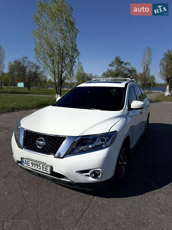 Позашляховик / Кросовер Nissan Pathfinder 2016 в Дніпрі
