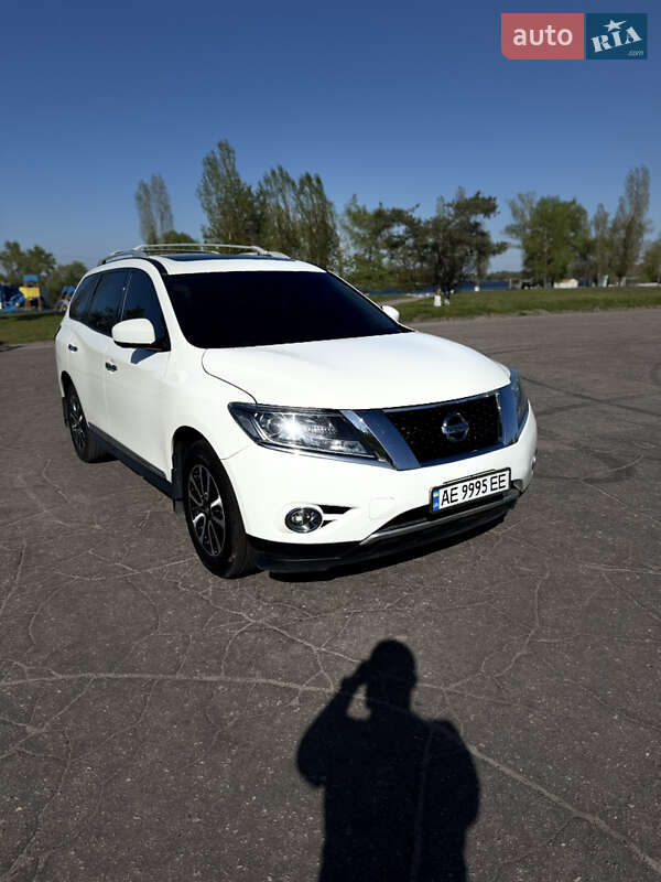 Позашляховик / Кросовер Nissan Pathfinder 2016 в Дніпрі