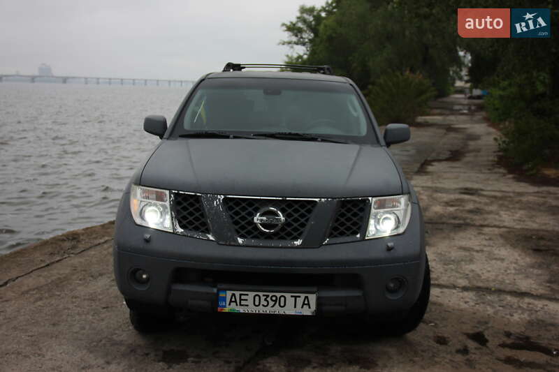 Внедорожник / Кроссовер Nissan Pathfinder 2005 в Днепре