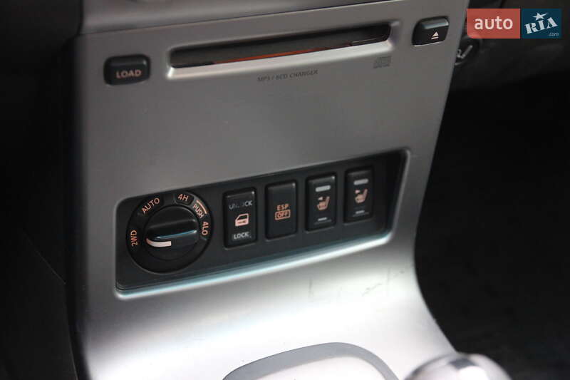 Внедорожник / Кроссовер Nissan Pathfinder 2005 в Днепре