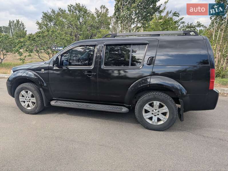 Позашляховик / Кросовер Nissan Pathfinder 2006 в Дніпрі