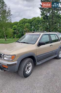 Внедорожник / Кроссовер Nissan Pathfinder 1997 в Зборове