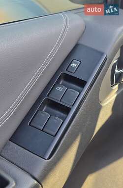 Внедорожник / Кроссовер Nissan Pathfinder 2011 в 