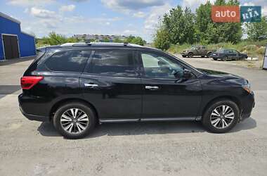 Позашляховик / Кросовер Nissan Pathfinder 2017 в 