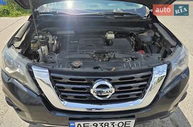 Позашляховик / Кросовер Nissan Pathfinder 2017 в 