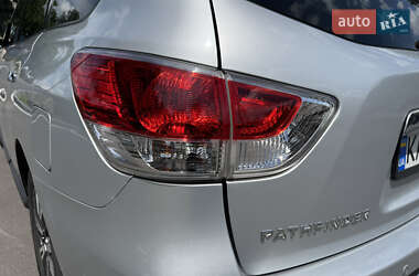 Внедорожник / Кроссовер Nissan Pathfinder 2016 в 