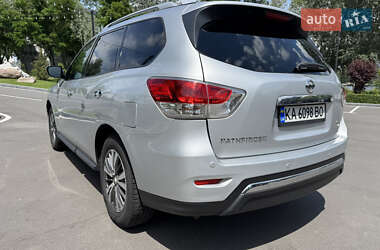 Внедорожник / Кроссовер Nissan Pathfinder 2016 в 
