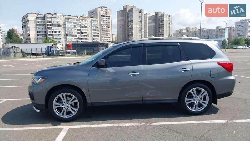Позашляховик / Кросовер Nissan Pathfinder 2018 в Києві