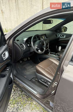 Внедорожник / Кроссовер Nissan Pathfinder 2016 в Днепре