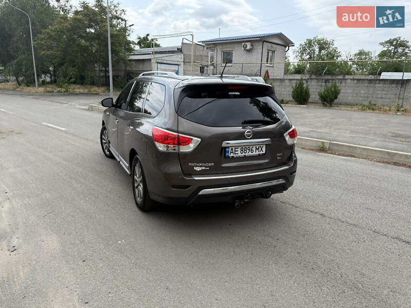 Позашляховик / Кросовер Nissan Pathfinder 2016 в Дніпрі