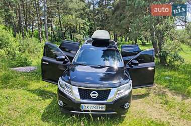 Внедорожник / Кроссовер Nissan Pathfinder 2013 в 