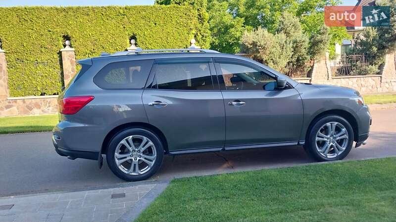 Позашляховик / Кросовер Nissan Pathfinder 2018 в Києві