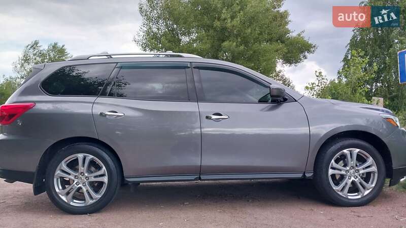 Позашляховик / Кросовер Nissan Pathfinder 2018 в Києві