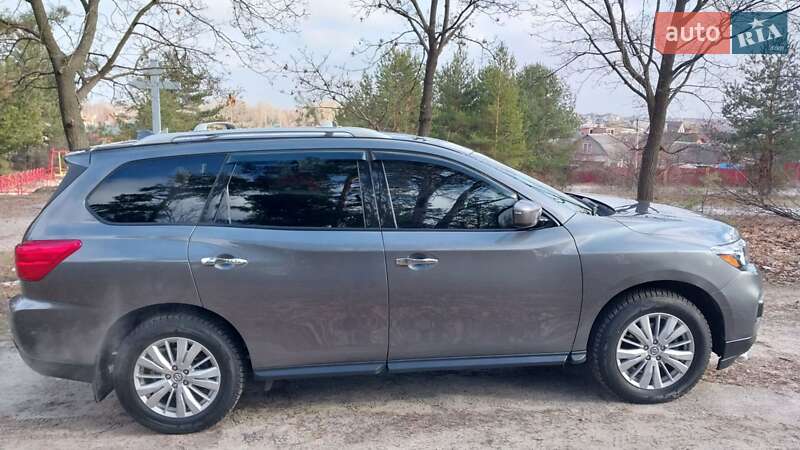 Позашляховик / Кросовер Nissan Pathfinder 2018 в Києві