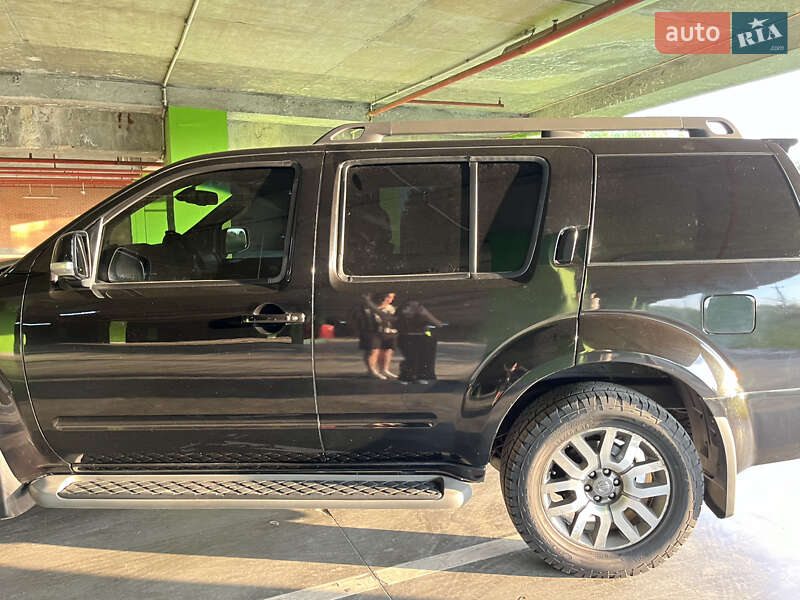 Внедорожник / Кроссовер Nissan Pathfinder 2011 в Львове
