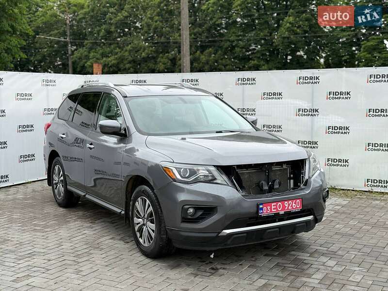 Nissan Pathfinder 2019
