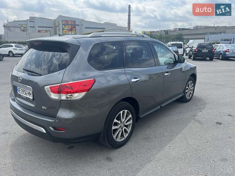 Позашляховик / Кросовер Nissan Pathfinder 2015 в Дніпрі фото 6 Позашляховик / Кросовер Nissan Pathfinder 2015 в Дніпрі